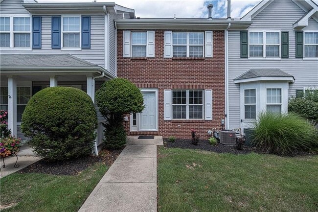 Photo - 222 Castle Creek Dr
