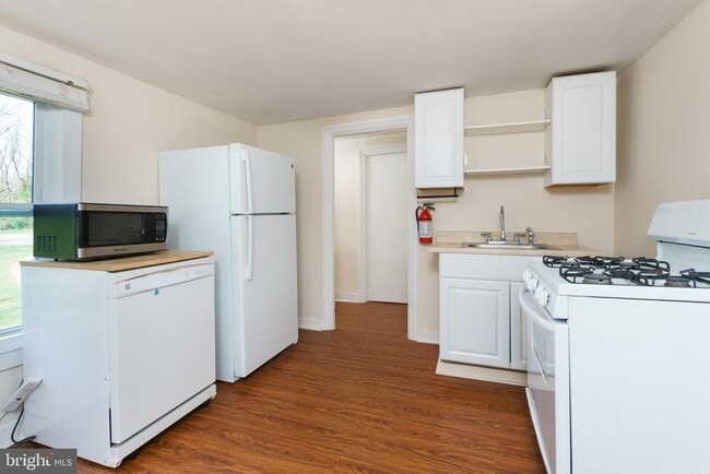 Photo - 124 Washington Rd