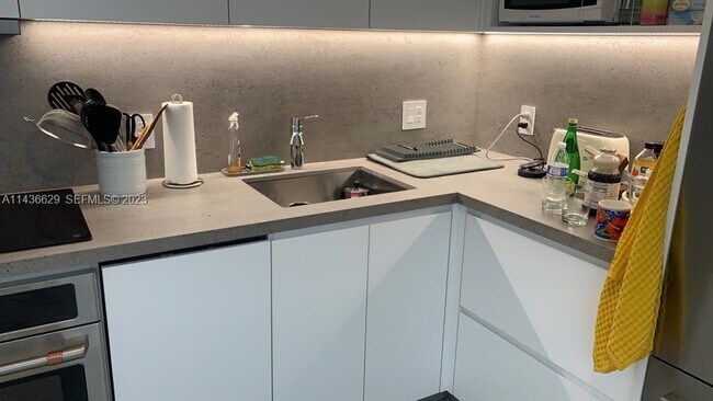 Photo - 5151 Collins Ave Unit 935