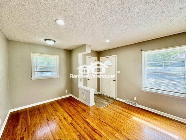 Photo - 2731 Bennett Ave