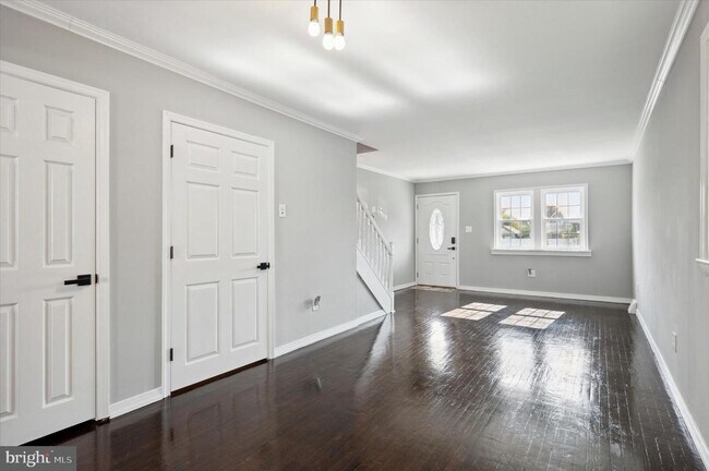 Photo - 725 Mt Vernon Ave