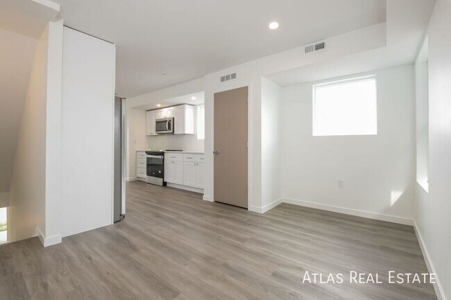 Photo - 2620 S Delaware St Unit 3