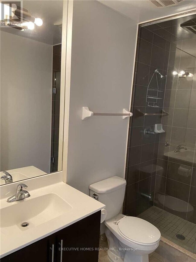 Photo - 330 Burnhamthorpe Rd E Unité 2707