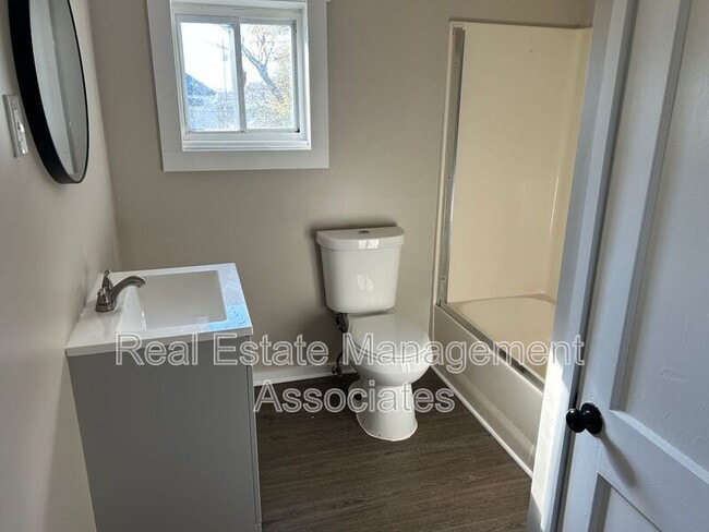 Photo - 132 Peachtree St