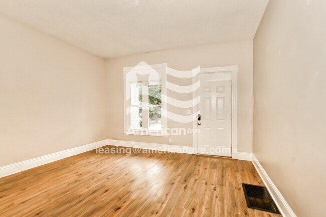 Photo - 803 S 33rd St