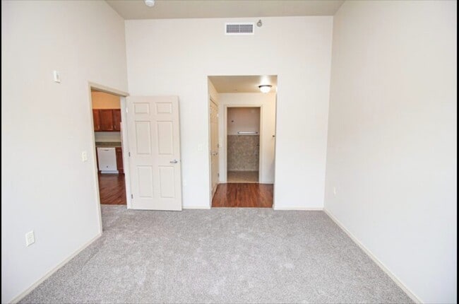 Photo - 620 N Main Ave