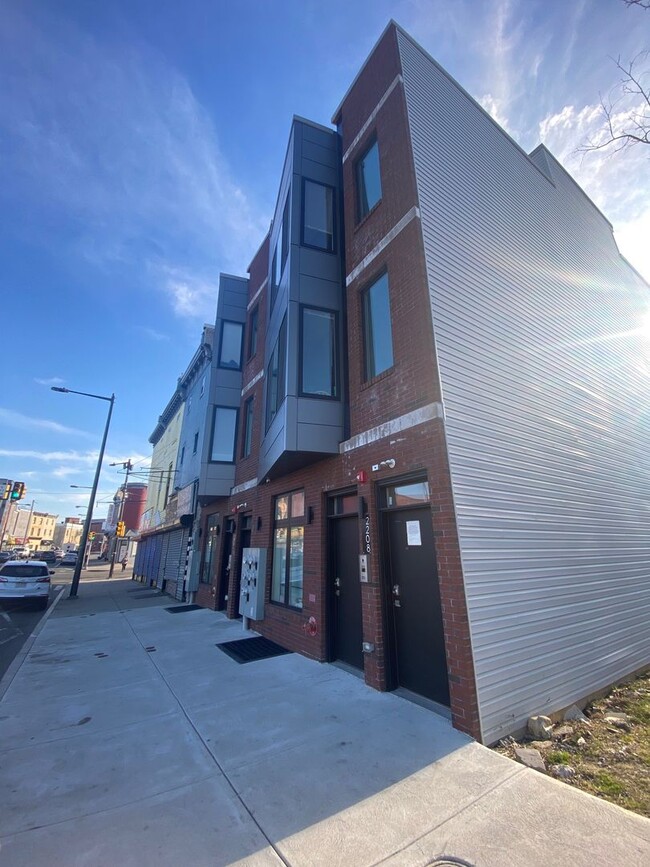 Photo - 2208 Ridge Ave