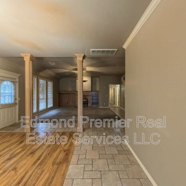 Photo - 14001 Arapaho Rd