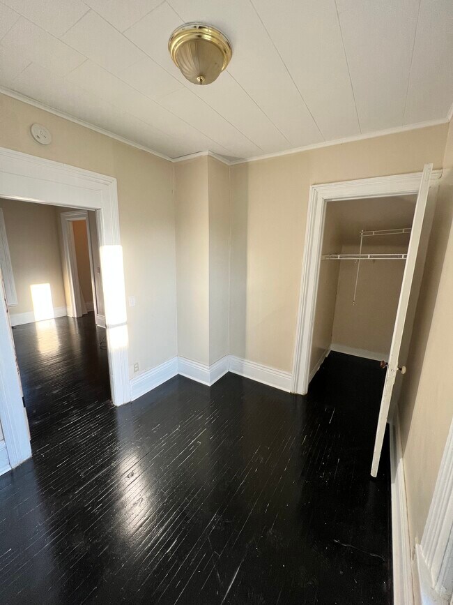 Photo - 114 Dr Samuel McCree Way Unit Downstairs