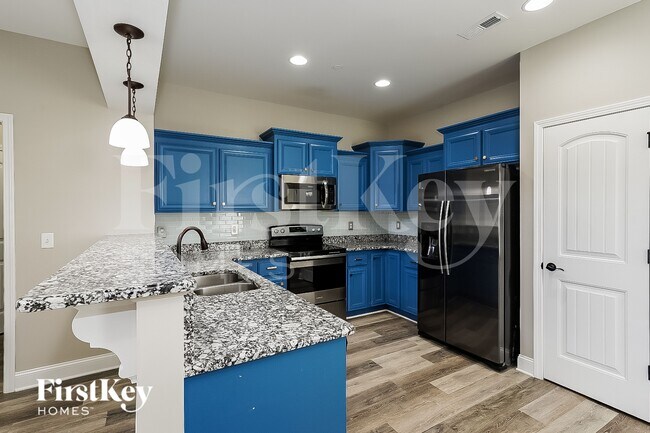 Photo - 2002 Azalea Ct