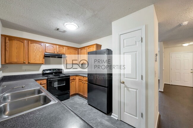 Photo - 950 Parkway Rd