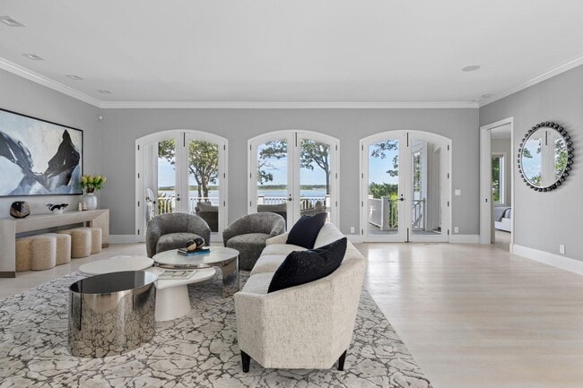 Building Photo - 26 3 Mile Harbor Dr Rental