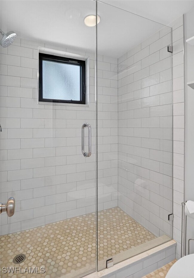 Photo - 788 Park Shore Dr Unidad B22