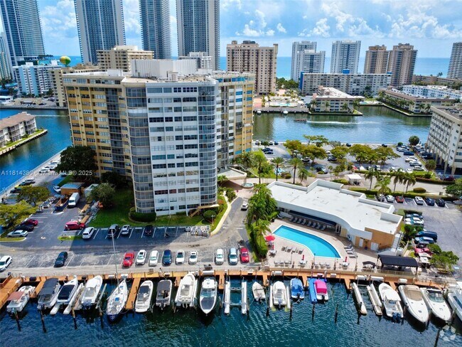 Building Photo - 100 Golden Isles Dr Unit 1410 Rental