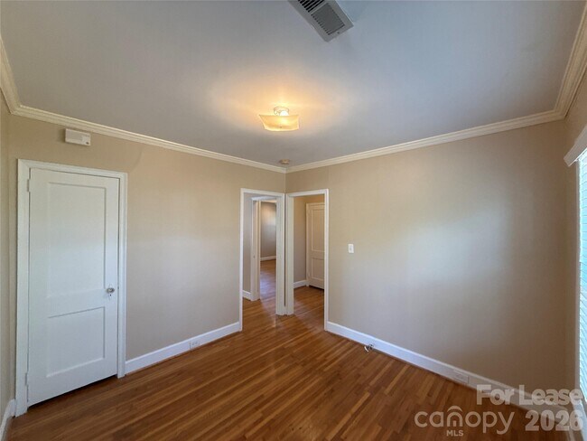 817 Everett Pl