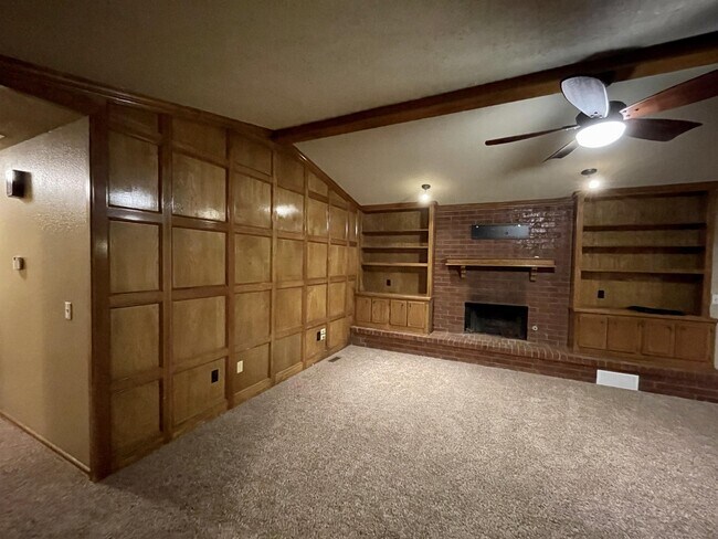 Photo - 11 N Lockeport Dr