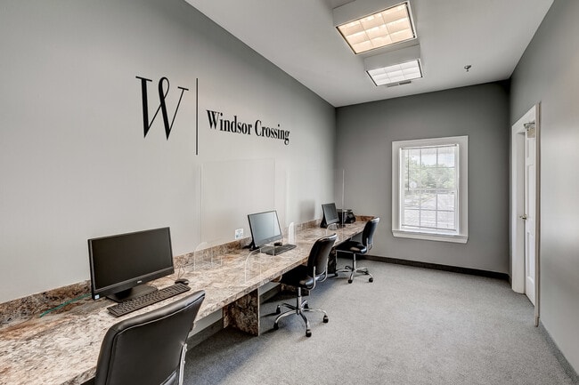 Photo - Windsor Crossing