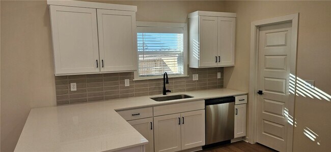 Photo - 3758 Tranquility St