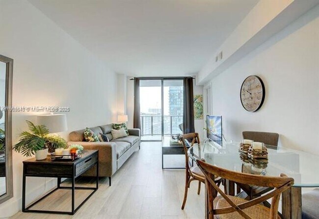 Photo - 121 NE 34th St Unit 121 NE 34th St 1603