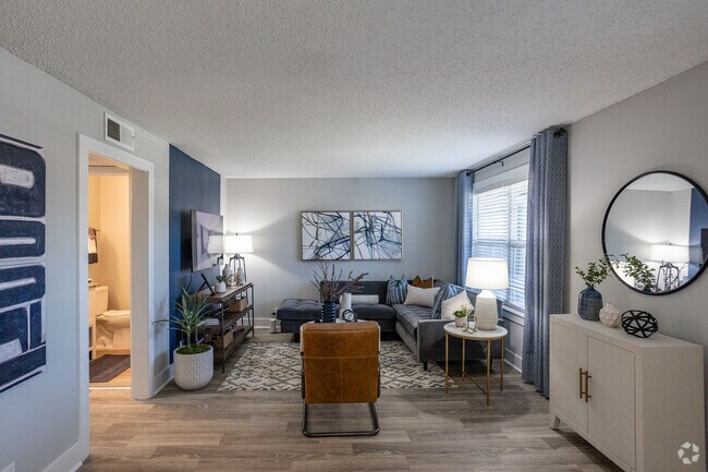 2BR, 1.5BA - 950SF - Living Room