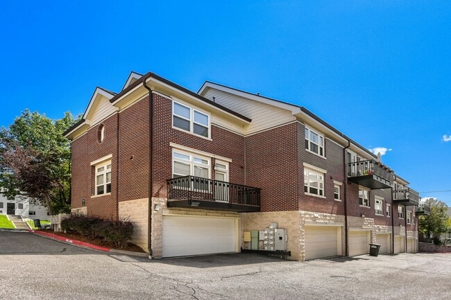 15 Jackson St