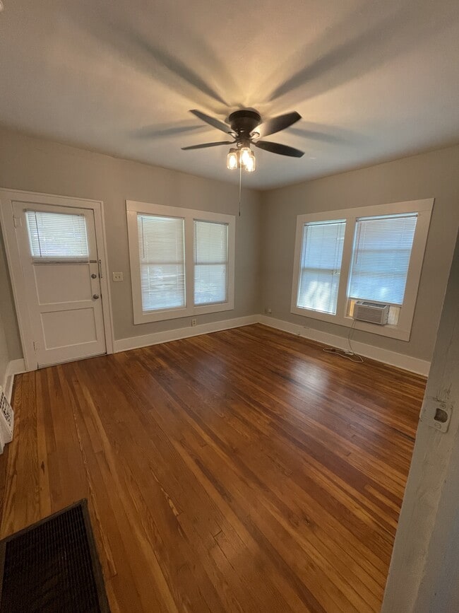 Photo - 313 N Walnut St