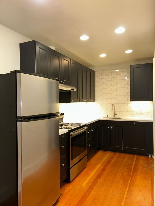 Photo - Renovated 1BD/1BA in charming brick cottages Unidad 3603