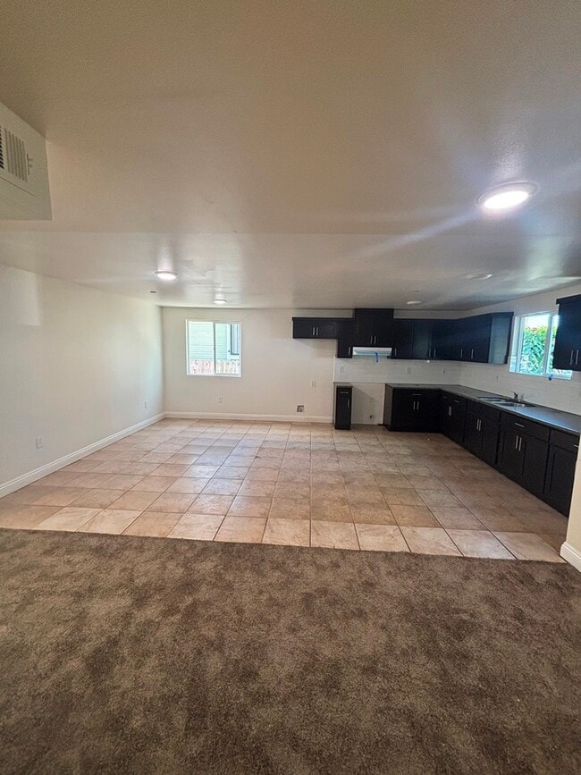 Photo - 122 E 24th St