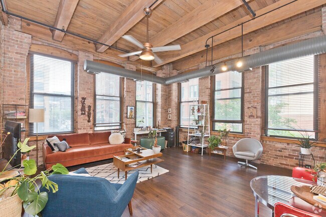 Building Photo - 400 S Green St Unit 212 Rental