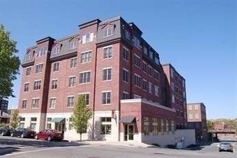 Building Photo - 116-128-128 Rantoul St Unit 405