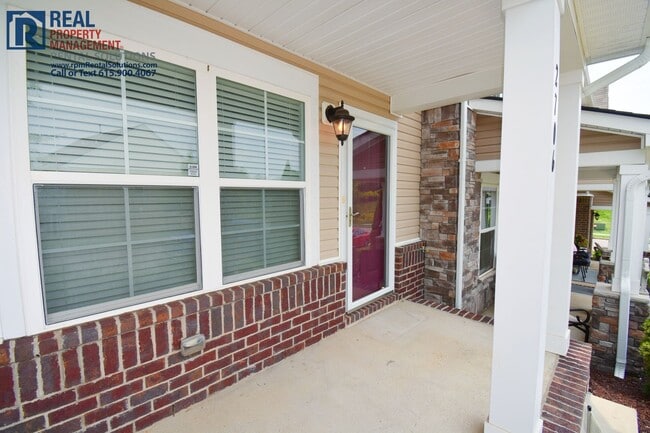 Photo - Wonderful townhome 15 min. to downtown Nashville- pool, tennis courts & fitness center!
