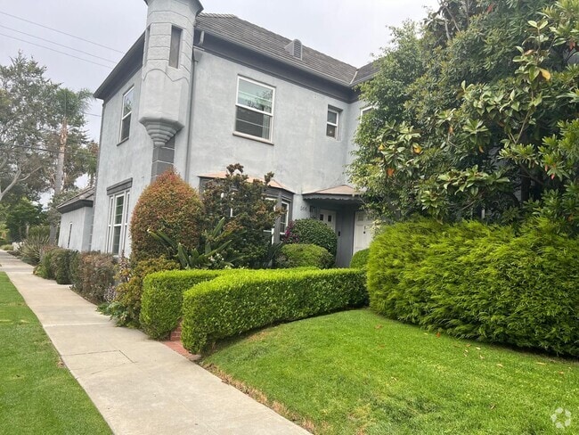 Building Photo - 366 S Crescent Dr Rental