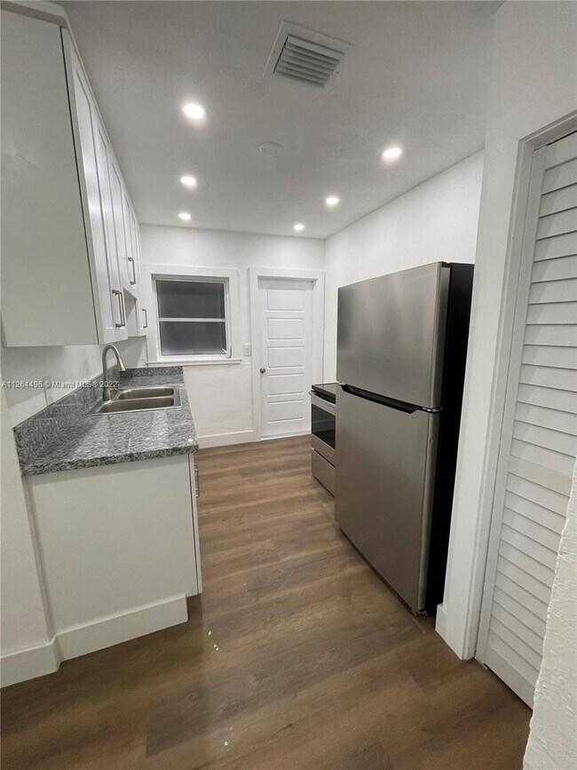 Photo - 2770 SW 34th Ct