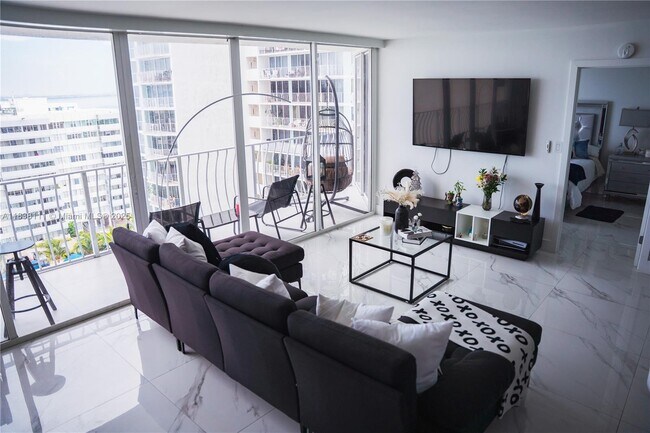 Photo - 7601 E Treasure Dr Condo Unit 1422