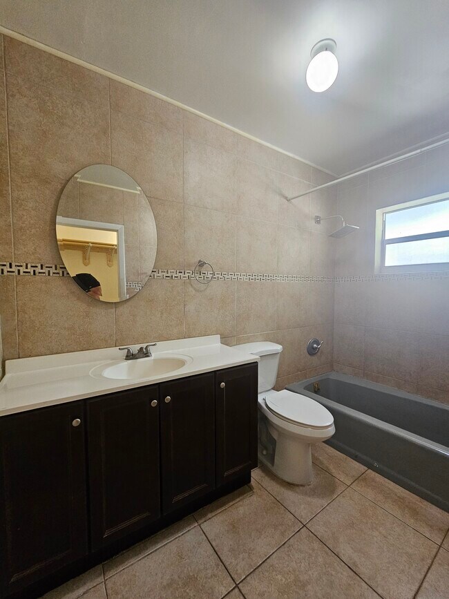 Photo - 1401 SW 76th Ct