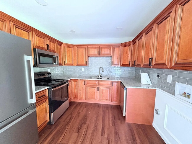 Photo - 10806 Milwaukee Way