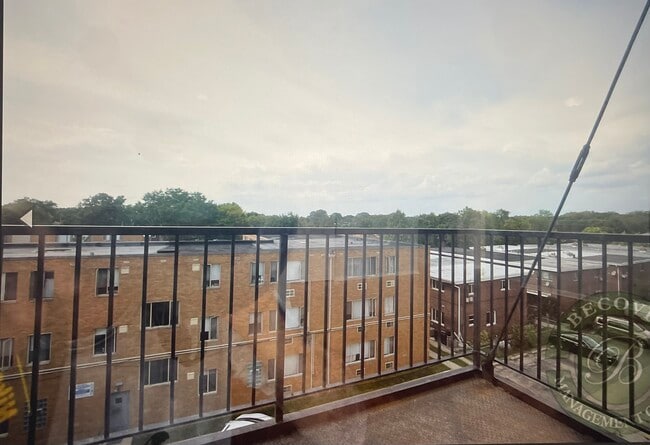 Photo - 2505 W Howard St