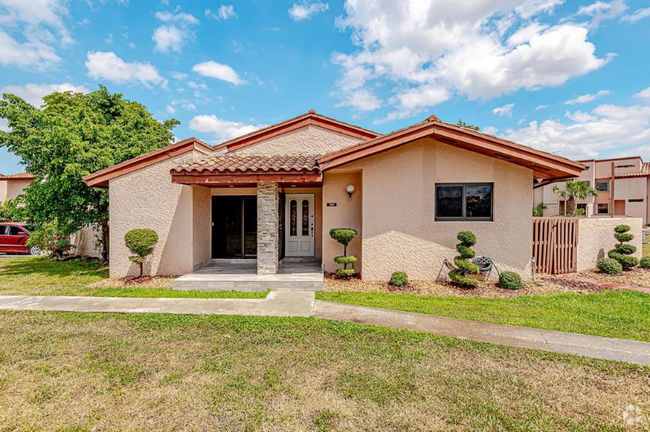 Building Photo - 740 NW 105th Pl Rental