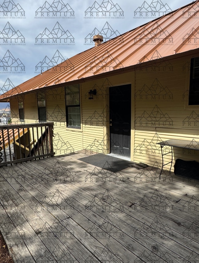 Photo - 1006 E 2nd St Unit #2