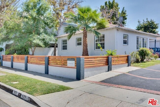 Photo - 4179 Ince Blvd Unidad 1/2