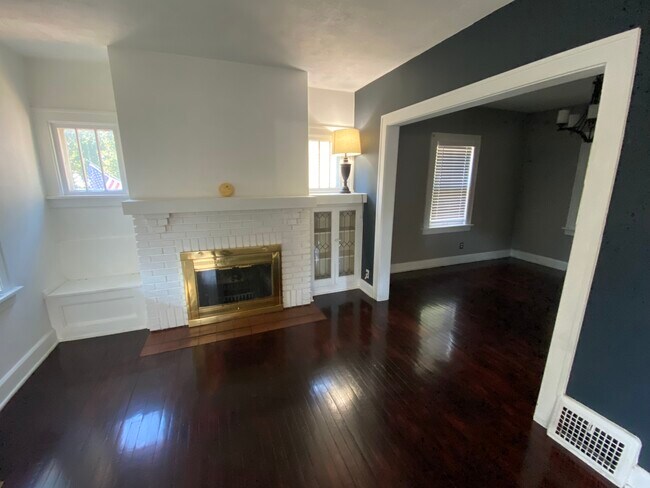 377 Parkside Dr