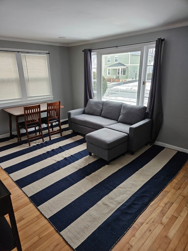 Building Photo - 121 Southview Ter