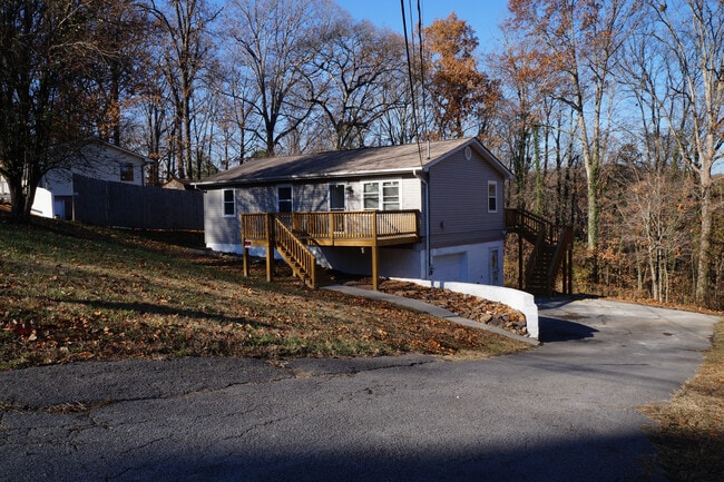 Photo - 6343 Cadbury Dr NW