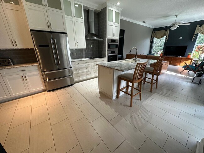 Photo - Lake Mary/Heathrow - 4 Bedroom, 2 Bathroom...