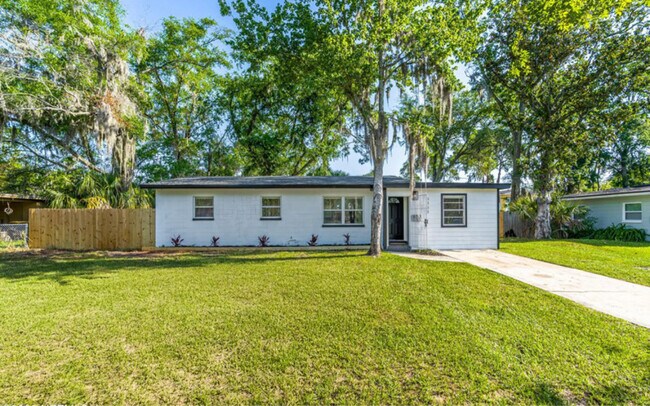 Building Photo - 6353 David Dr Rental