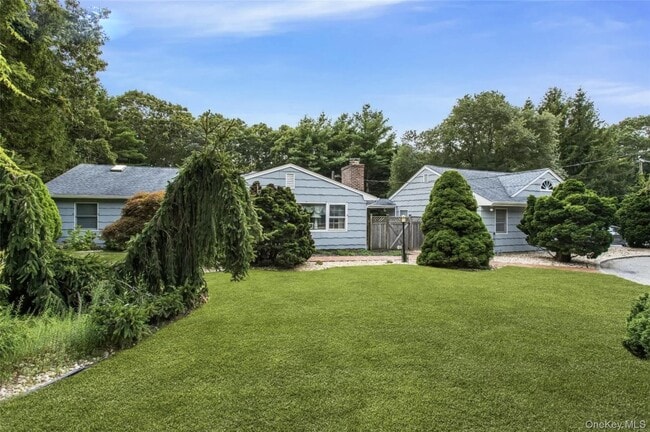 Building Photo - 25 Squires Ave