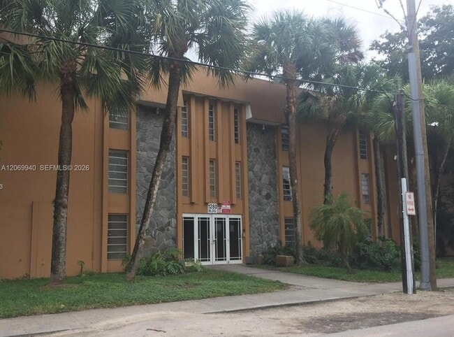 Building Photo - 1230 W 54th St Unit 226A