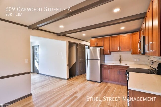 Photo - 609 Oakwood St Unit A