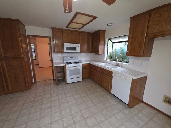Photo - Charming Single-Story Home in Lincoln - Av...