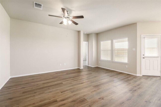 Photo - 401 Yemen Rd